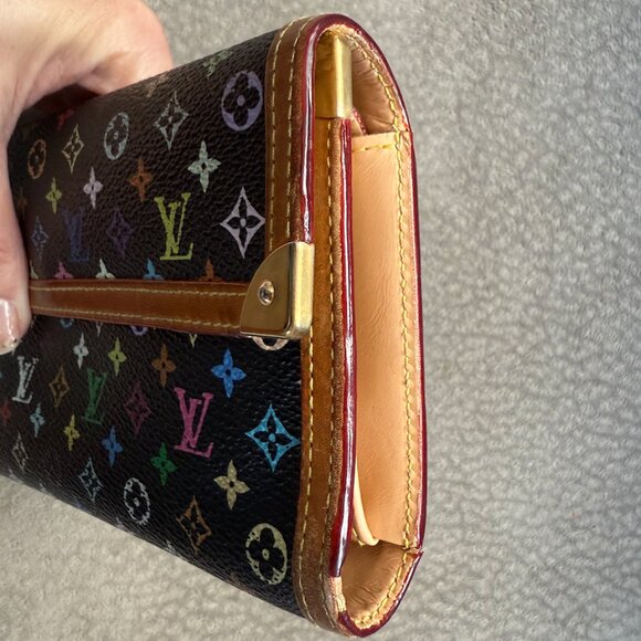[SOLD] Authentic LOUIS VUITTON Monogram Porte Tresor International Wallet - Picture 14 of 17